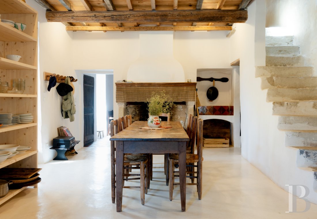 Dans le Gard, à Belvézet,  un ancien prieuré du 14e siècle au cœur du village - photo  n°4